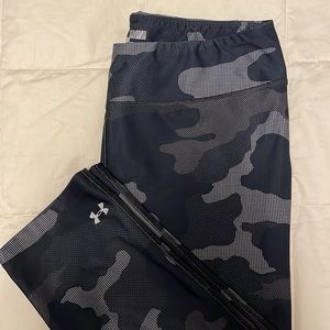 Under Armor Camo Capri Leggings